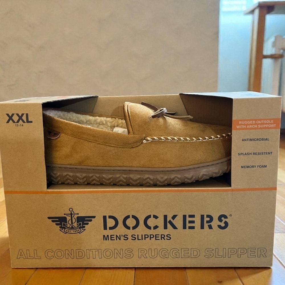 New in Box Dockers Men's All Weather Tan Slippers Other Sizes Available